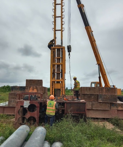 hinh_anh_kiem_tra_luc_ep_coc_trong_qua_trinh_thi_cong